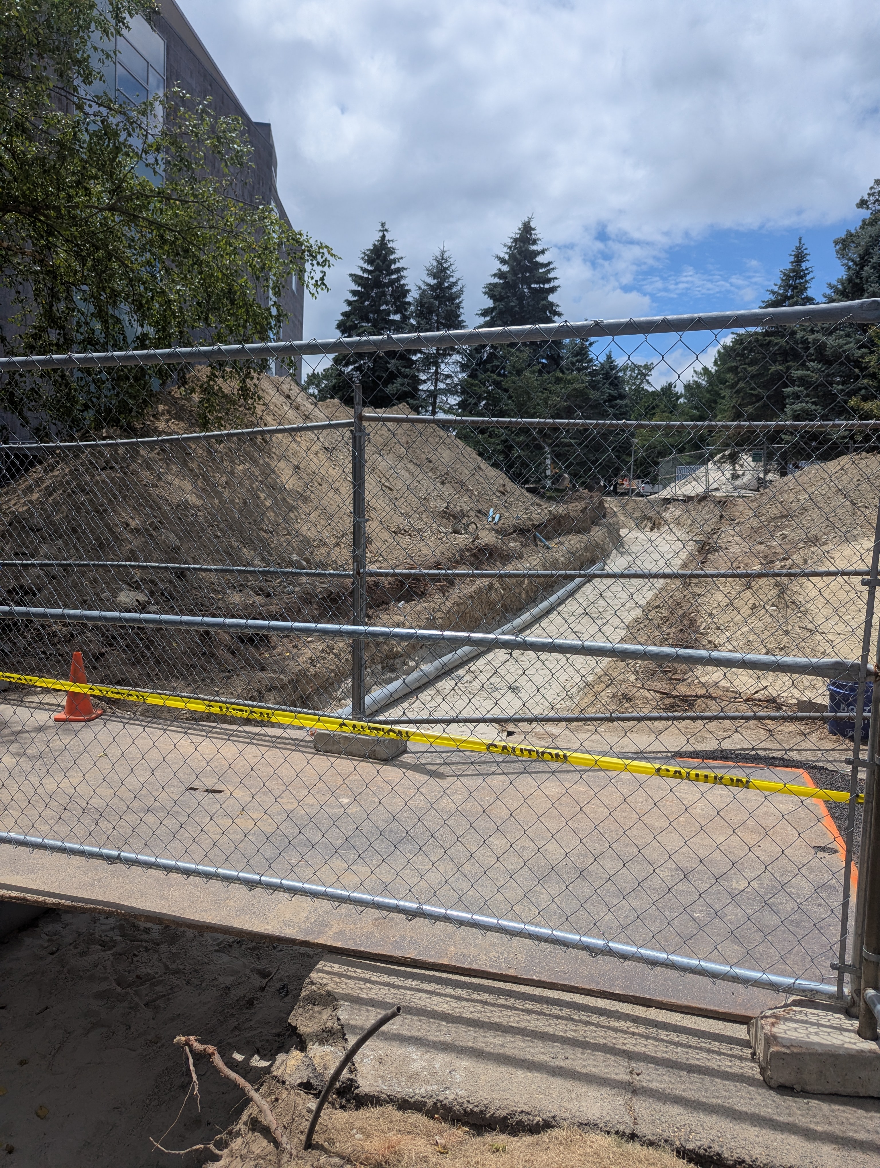 This picture shows progress looking toward the MAC along the MAC to Campus Center lines.  Actual progress is more than when this picture was taken.