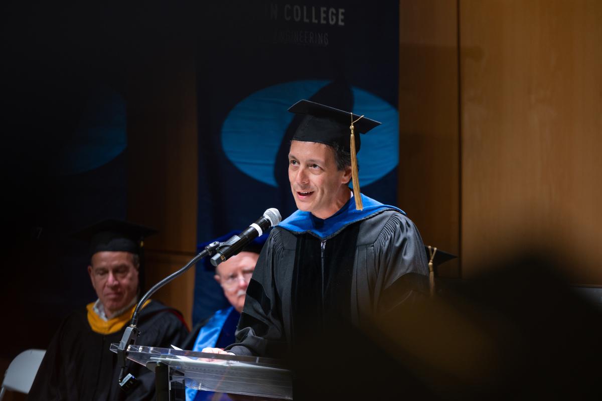 Professor Rob Martello delivers remarks on behalf of faculty and staff at President Lee's inauguration.